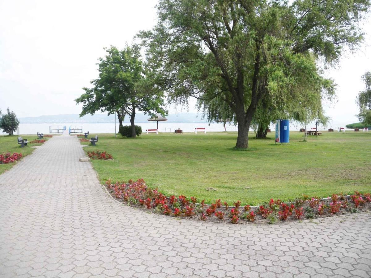 Apartment Balatonbereny 4 Экстерьер фото