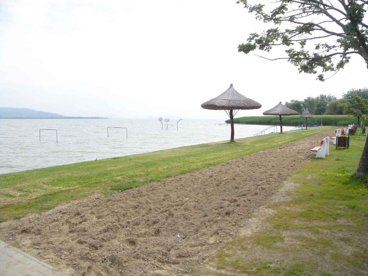 Apartment Balatonbereny 4 Экстерьер фото